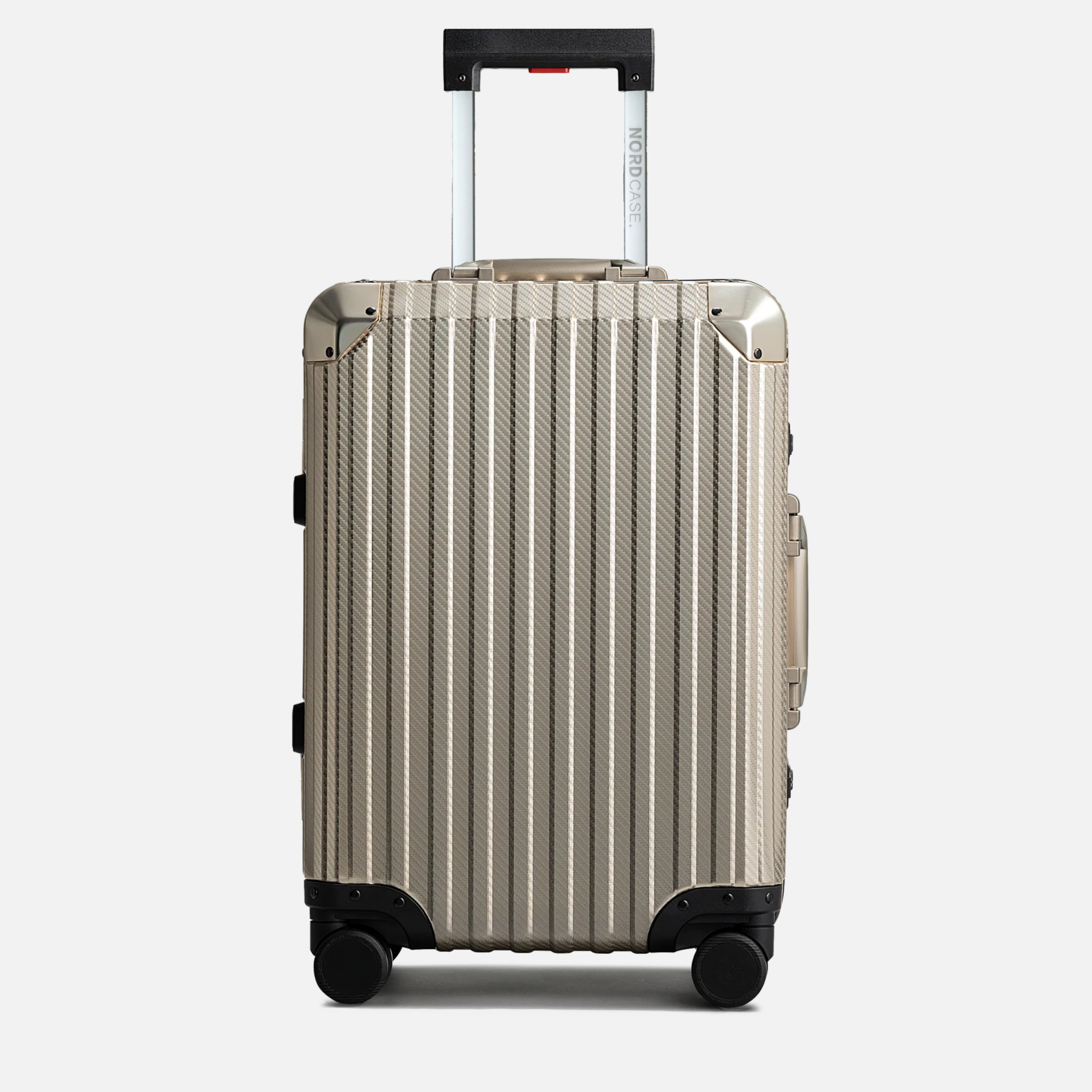 Nordcase Trava Aluminium kuffert champagne - forside premium rejsekuffert