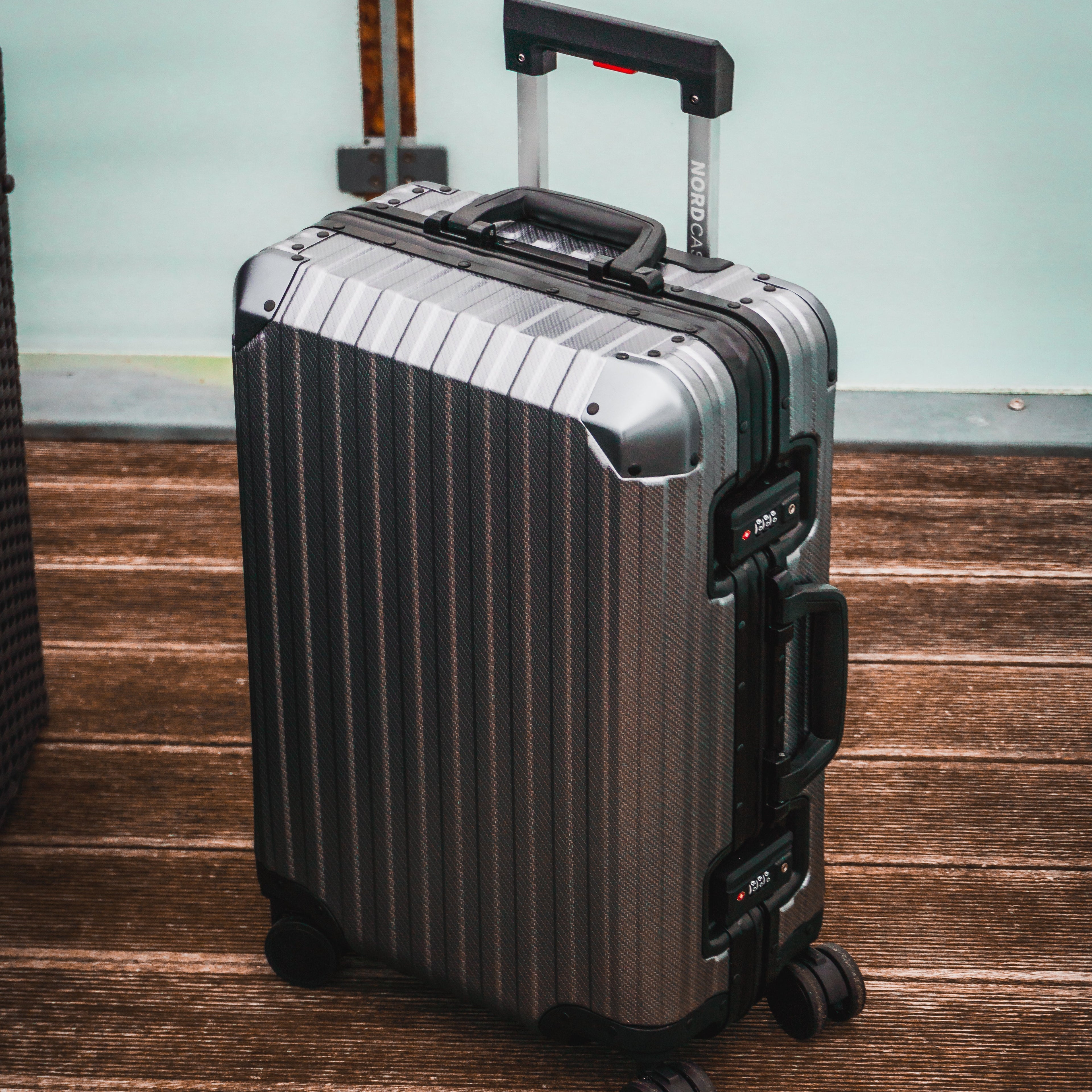 TRAVA ALUMINIUM KUFFERT ANTRACITGRÅ