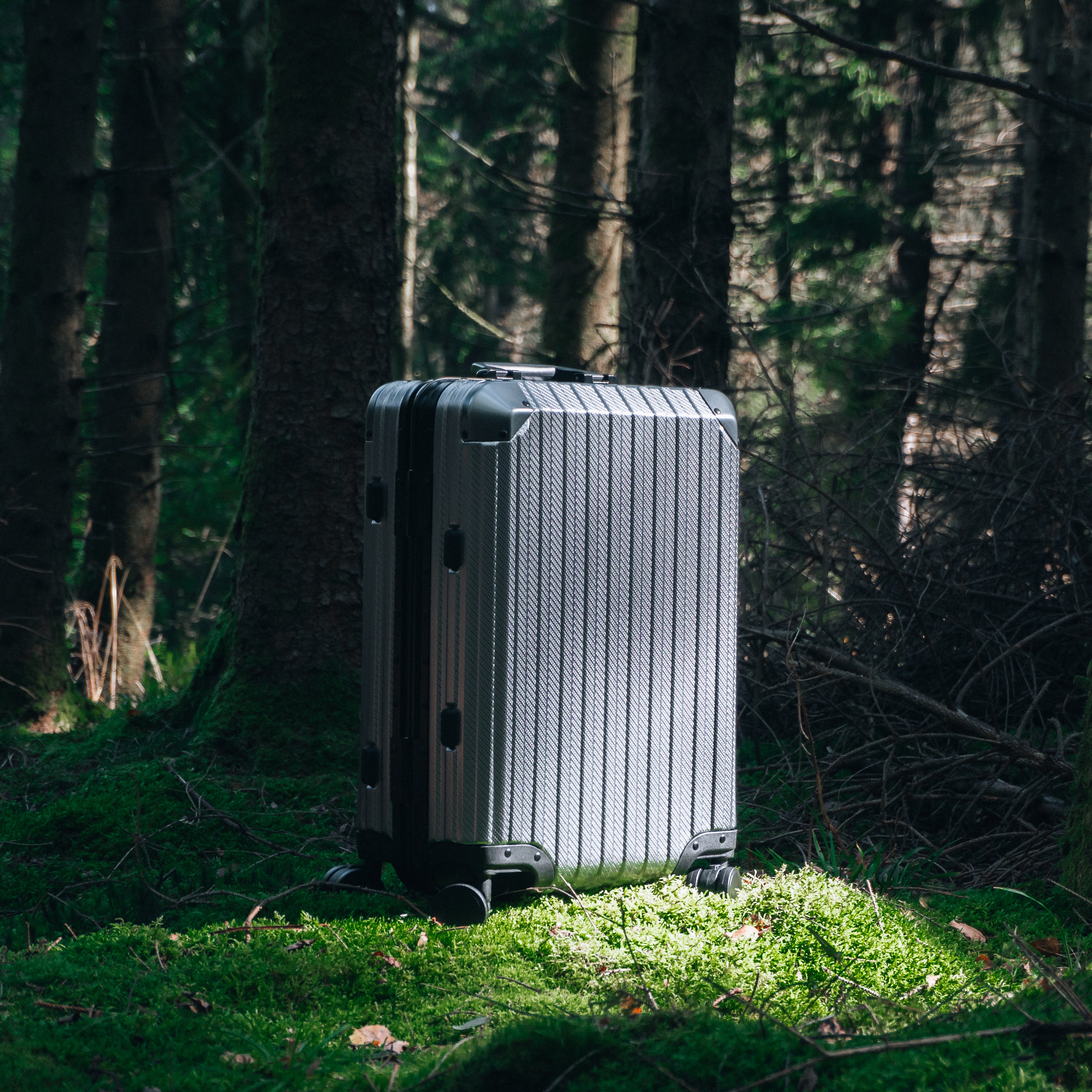 TRAVA ALUMINIUM KUFFERT ANTRACITGRÅ